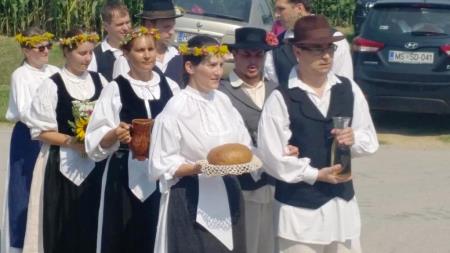 Na 19. tradicionalni prireditvi Pozdrav jeseni ob prazniku Marijinega vnebovzetja, veselo druženje Prlekov, Prekmurcev in Medžimurcev 3